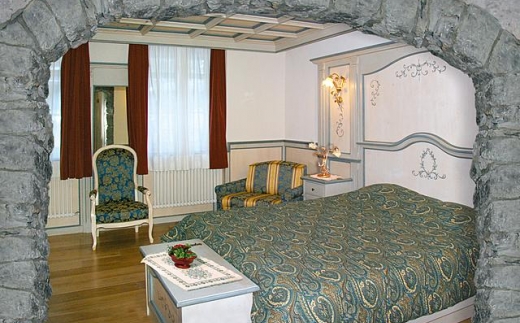 Dolomiti Schloss Hotel
