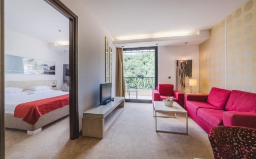 Hec Residence