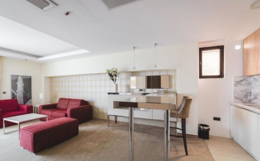 Hec Residence