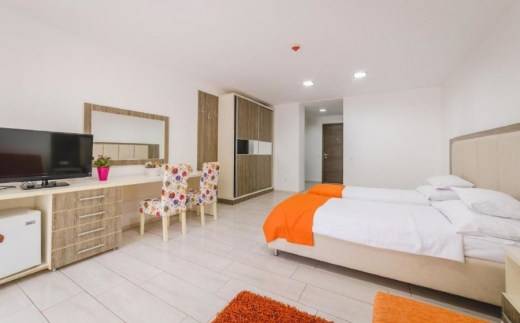 Hec Residence