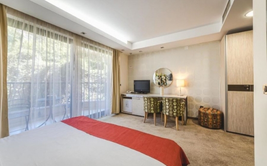 Hec Residence