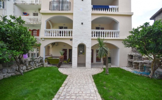 Apartments 110 (Ex. Guest House Adrovic)