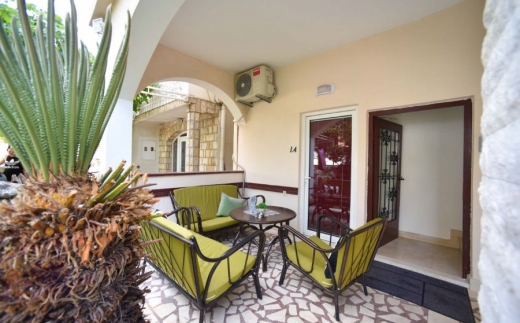 Apartments 110 (Ex. Guest House Adrovic)