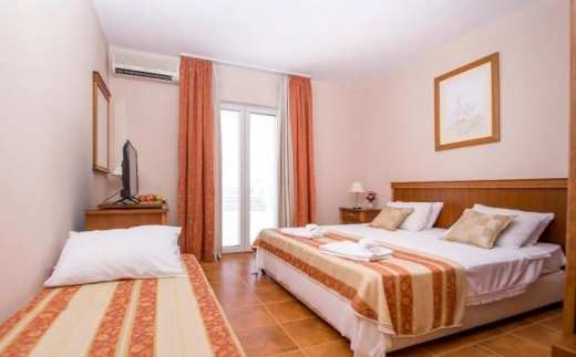 Apartments Lazovic