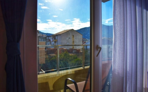 Apart-Hotel Maini