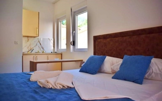 Apart-Hotel Maini