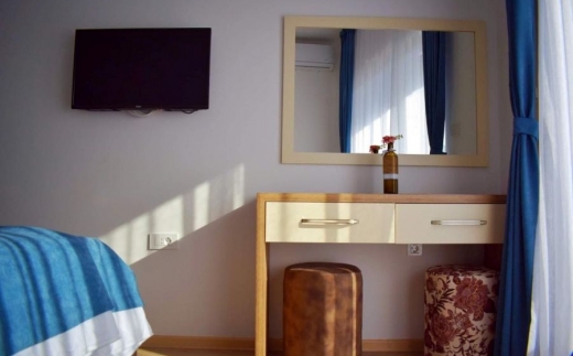 Apart-Hotel Maini