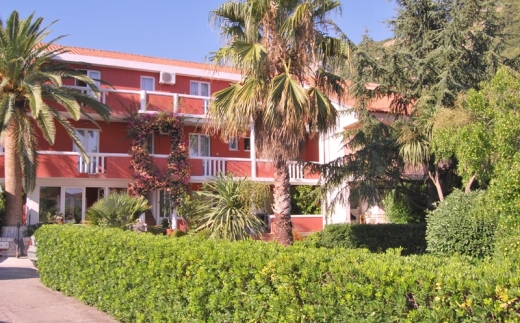 Villa L