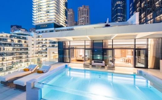 Five Luxe