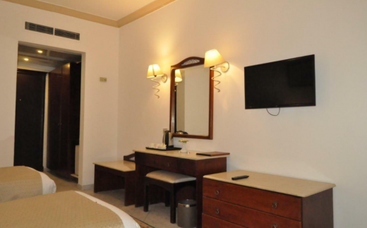 Dexon Roma Hotel (Ex.Roma Host Way)