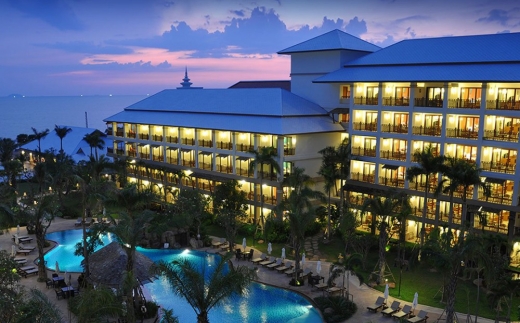 Ravindra Beach Resort & Spa