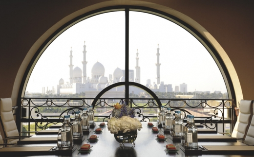 The Ritz- Carlton Abu Dhabi, Grand Canal