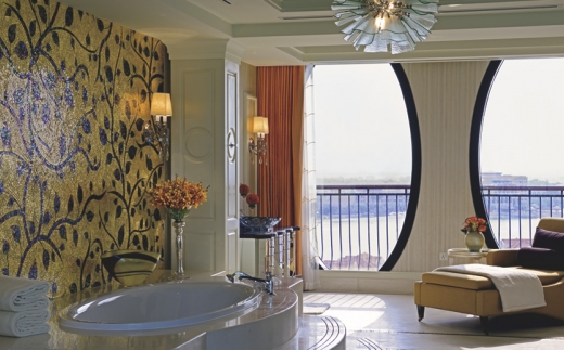 The Ritz- Carlton Abu Dhabi, Grand Canal