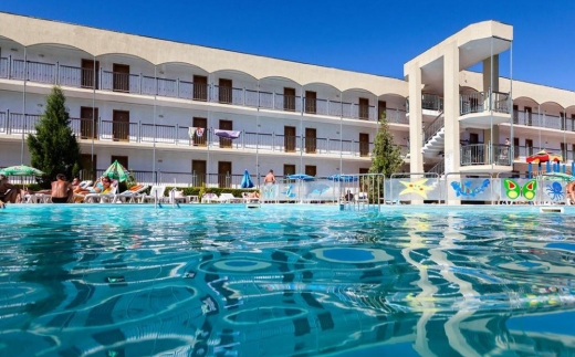 Amfora Beach Hotel