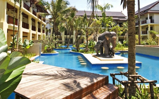 Apsara Beachfront Resort & Villa