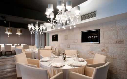 Aleksandar Hotel Restaurant & Wine Bar