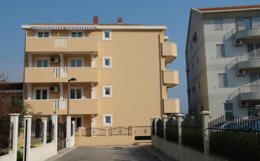 Apartments Maslovar