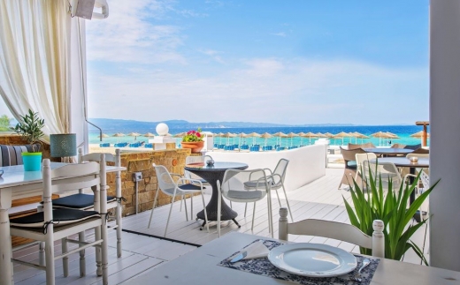 Antigoni Beach Hotel & Suites