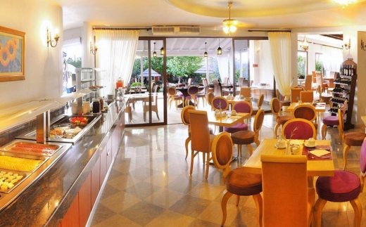 Antigoni Beach Hotel & Suites