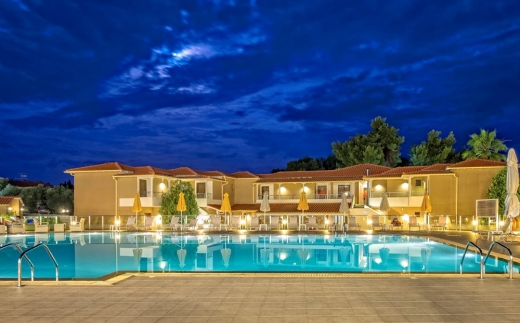 Lagomandra Beach & Suites