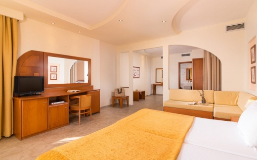 Alexandros Palace Hotel & Suites