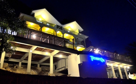 Treasure Cove Hotel