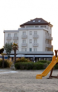 Delfino Beach Hotel