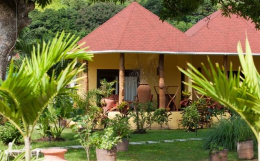 Les Lauriers Eco Hotel