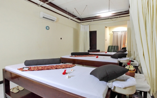 Adi Dharma Hotel
