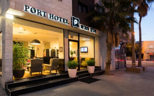 Port Hotel