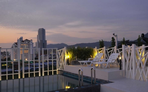Raha Grand Hotel