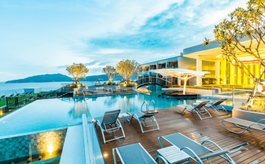 Crest Resort & Pool Villas