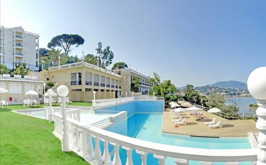 The Royal Hotel