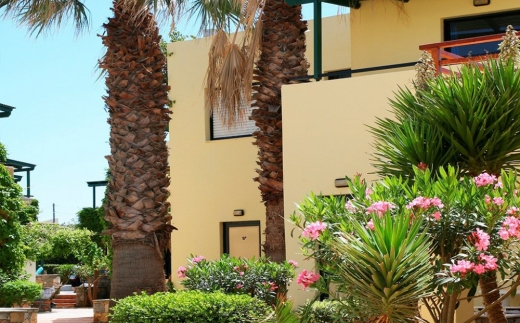 Kaissa Beach Hotel-Apartments