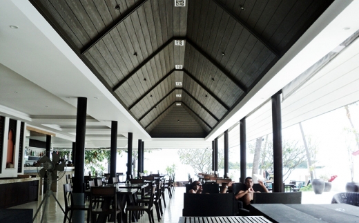 Iyara Beach Plaza