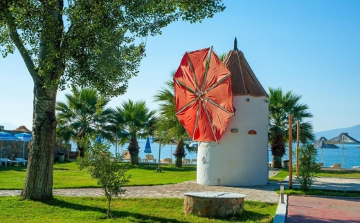 Grand Blue Hotel Eretria