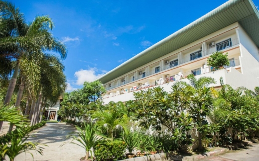 The Chalong Beach Hotel