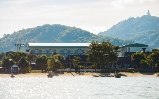 The Chalong Beach Hotel