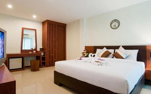 Deva Suites Patong Hotel