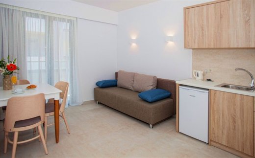Minos Aparthotel And Suites