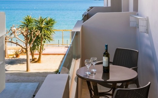 Thania Seaside Luxury Smotel