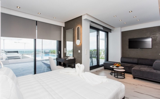 Crystal Villas & Suites