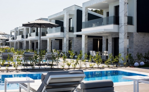 Crystal Villas & Suites