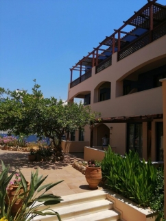 Eleni Beach Hotel