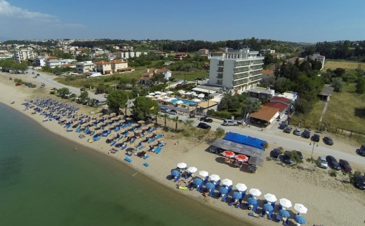 Santa Beach Hotel