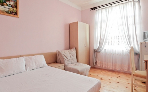 Lazur Guest House Частная Гостиница