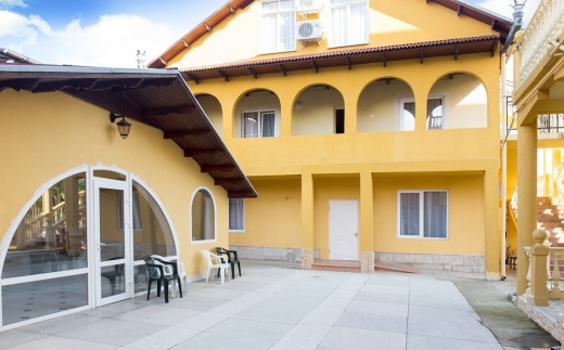 Lazur Guest House Частная Гостиница