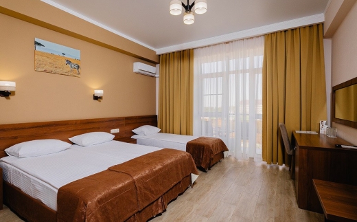 Family Pride Inn Отель