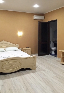 White Hotel Отель