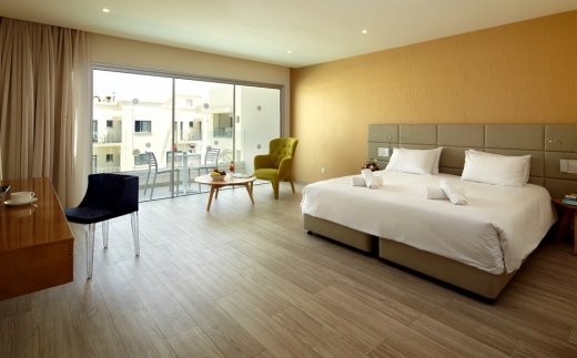 Melpo Antia Hotel & Suites